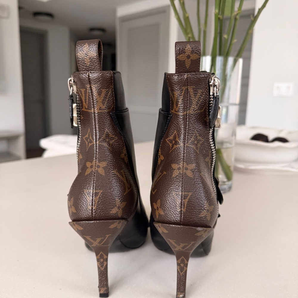 Louis Vuitton “Janet” Monogram Canvas Ankle Boots 38 - Picture 6 of 13